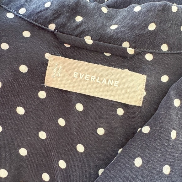 EVERLANE • The Polka-Dot Shirtdress in Navy - Picture 9 of 11